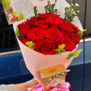 ramo de flores con chocolates